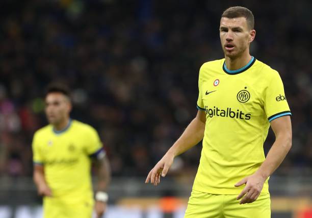 个赛季中有 个赛季中有