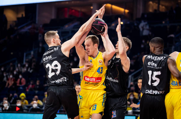 次来回对球 次来回对球